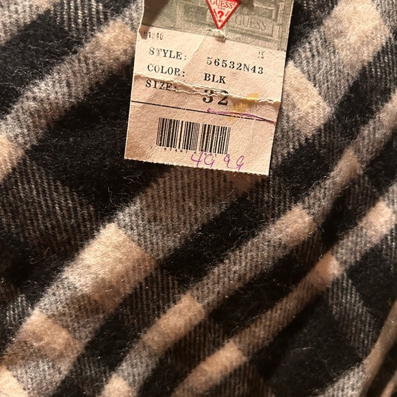 Guess plaid wool blend short skirt. Cute - Picture 5 of 14